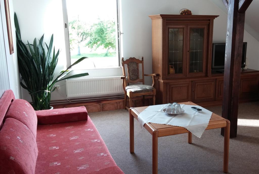 Pension U Milana Dvůr Králové nad Labem エクステリア 写真