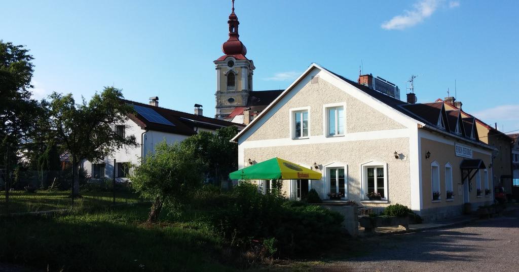 Pension U Milana Dvůr Králové nad Labem エクステリア 写真