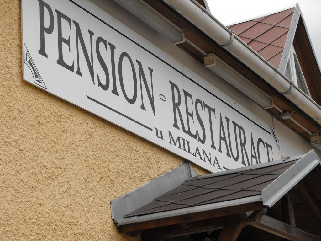 Pension U Milana Dvůr Králové nad Labem エクステリア 写真